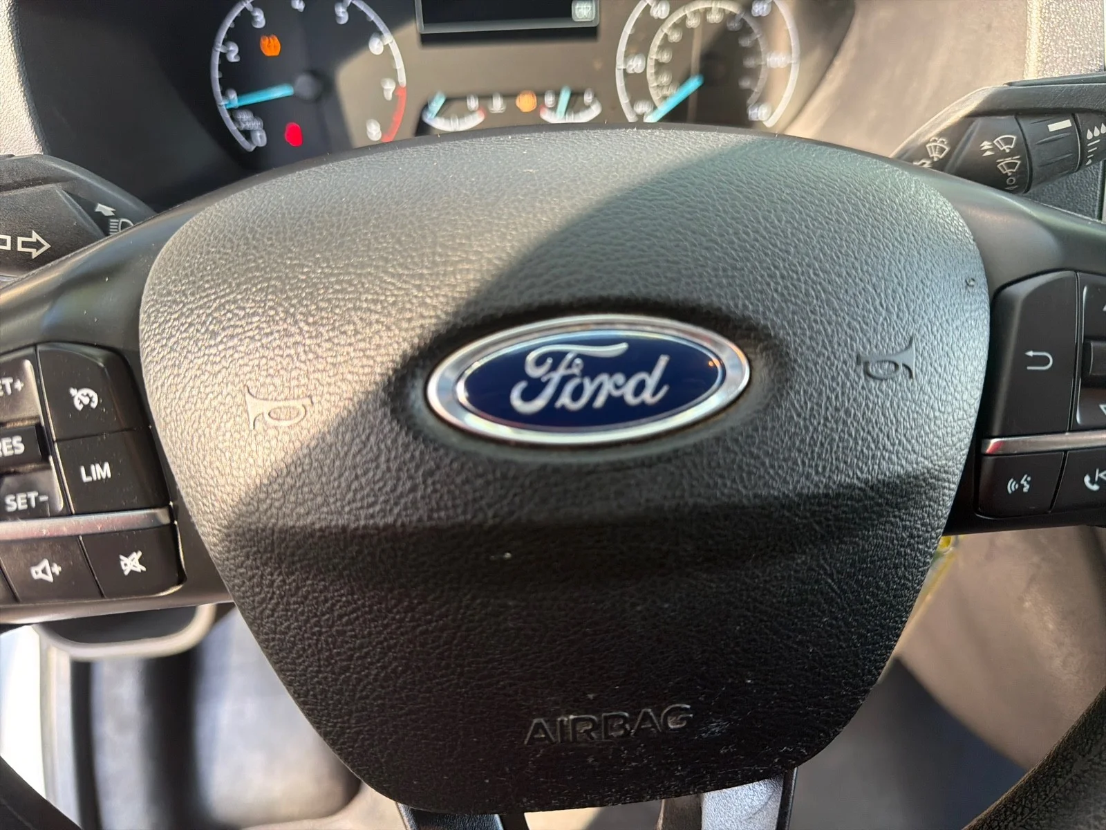 Used 2020 Oxford White Ford T250 MED ROOF image 14