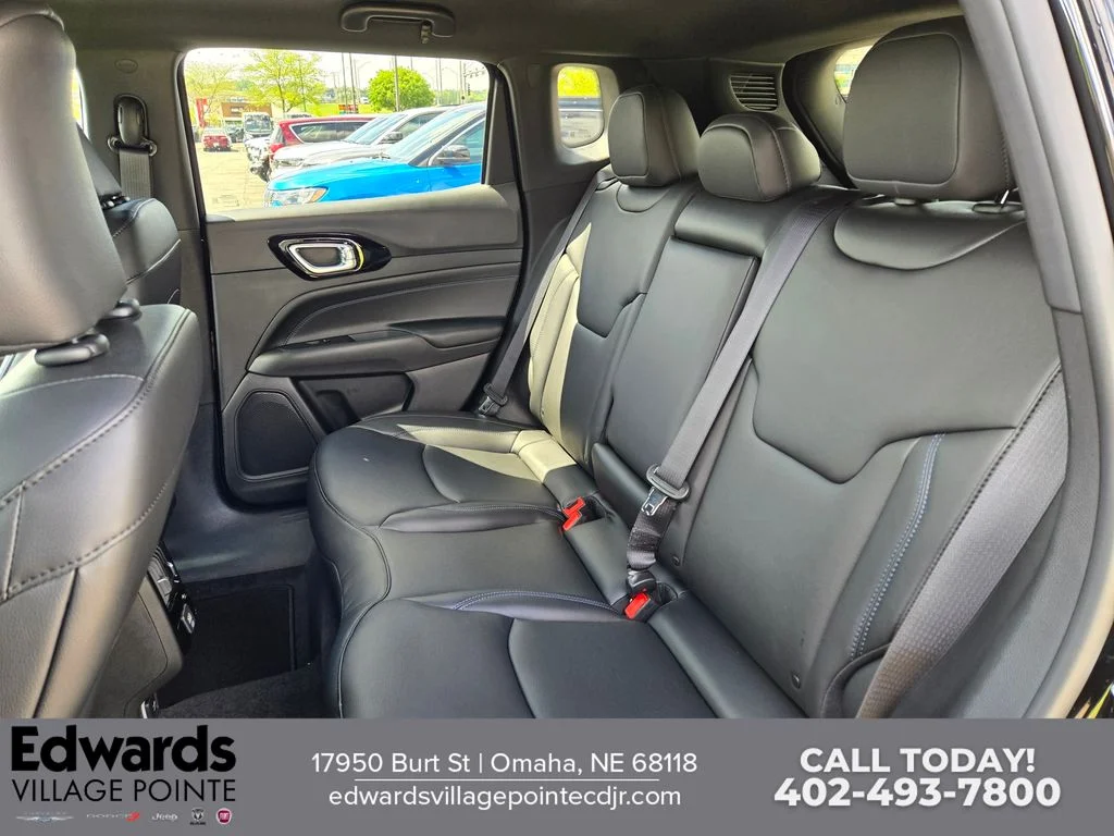 New 2026 Diamond Black Crystal Pearlcoat Jeep Limited image 26