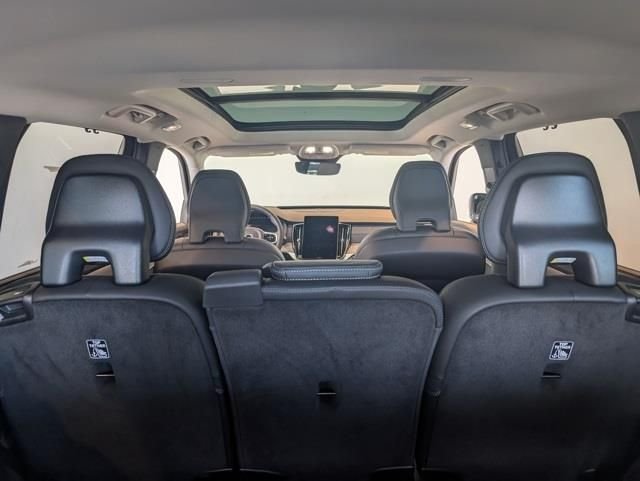 2026 Volvo XC90 Ultra - Photo 30