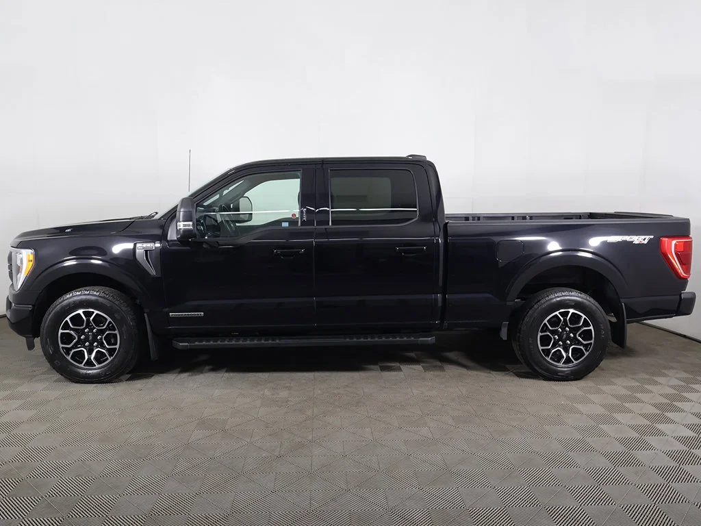 Used 2022 Agate Black Metallic Ford XLT image 19