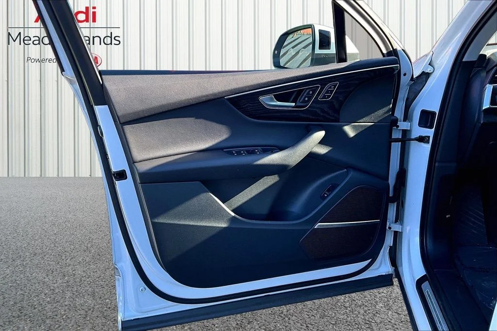 Used 2022  Audi 55 Premium Plus image 19