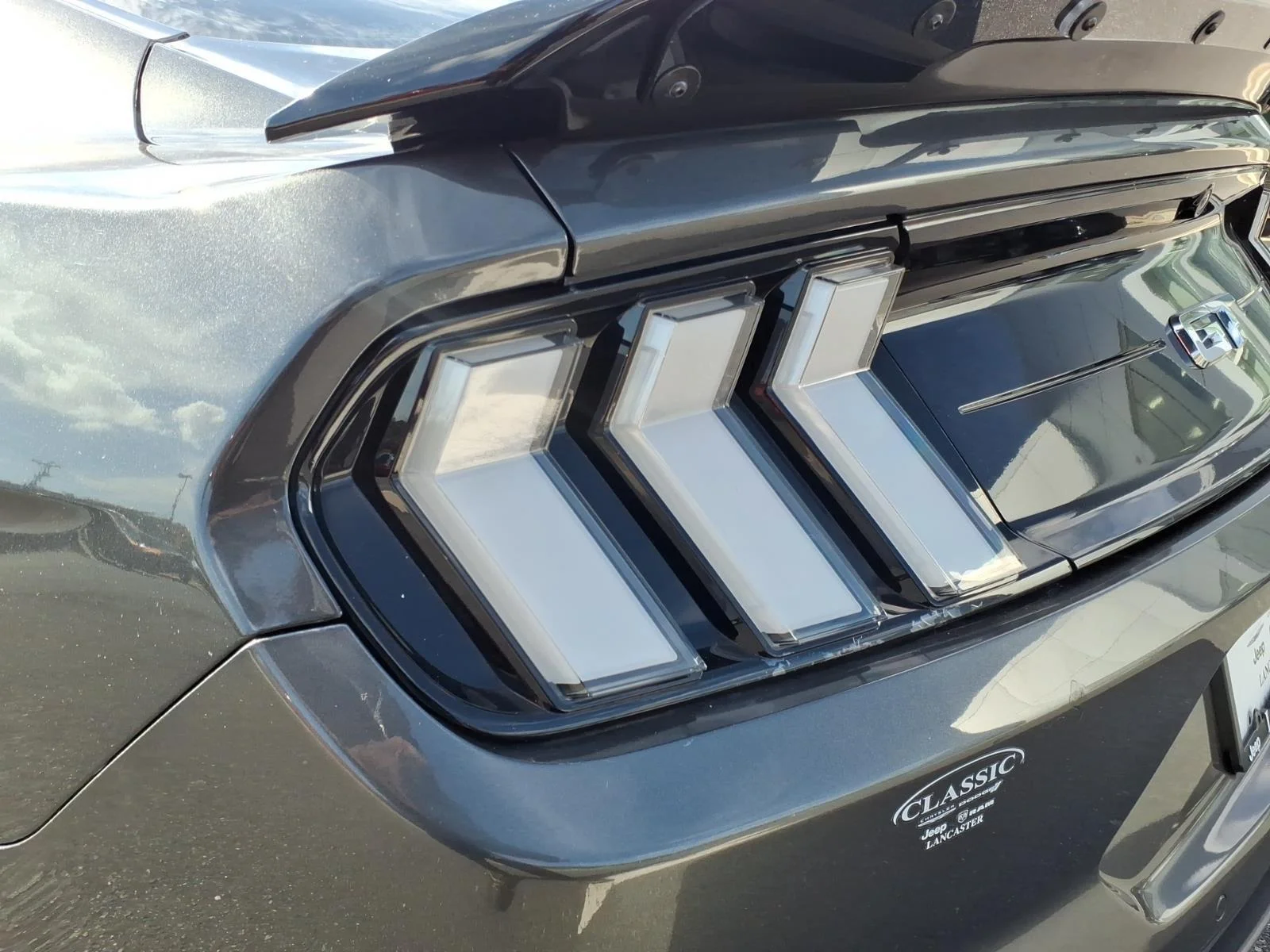 Used 2020 Magnetic Metallic Ford GT Premium image 18