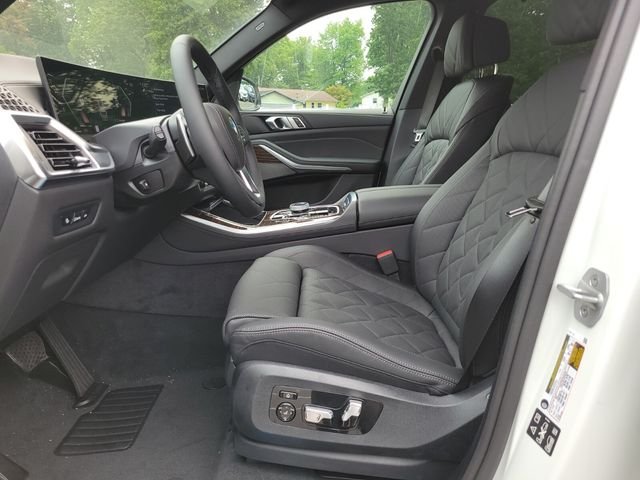 New 2026 White BMW xDrive40i image 19