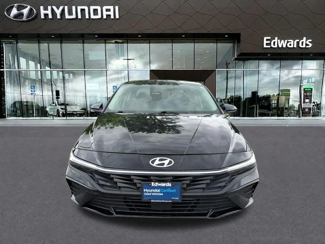 Used 2024 Black Hyundai SE image 3