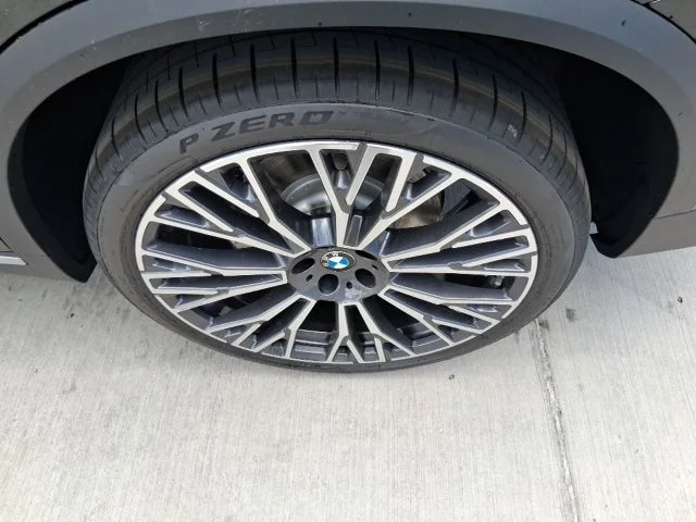 New 2026 Black Sapphire Metallic BMW sDrive40i image 19