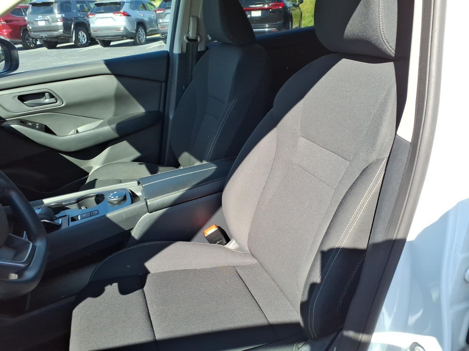 Used 2025 Glacier White Nissan S image 17