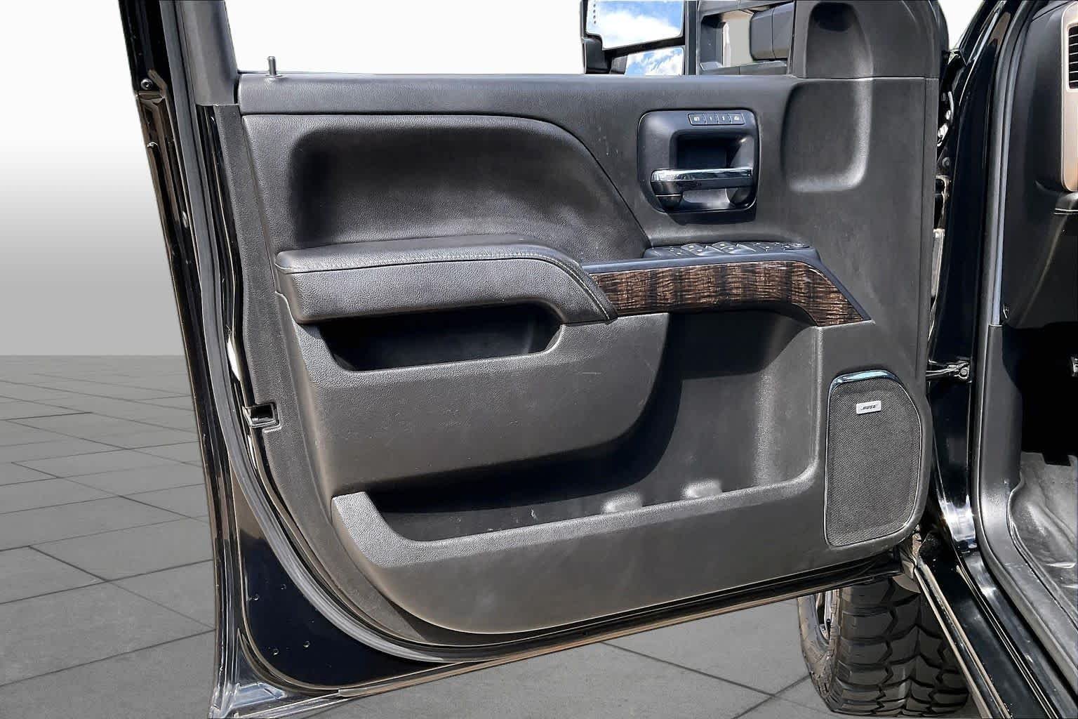 Used 2015 Onyx Black GMC Denali image 20