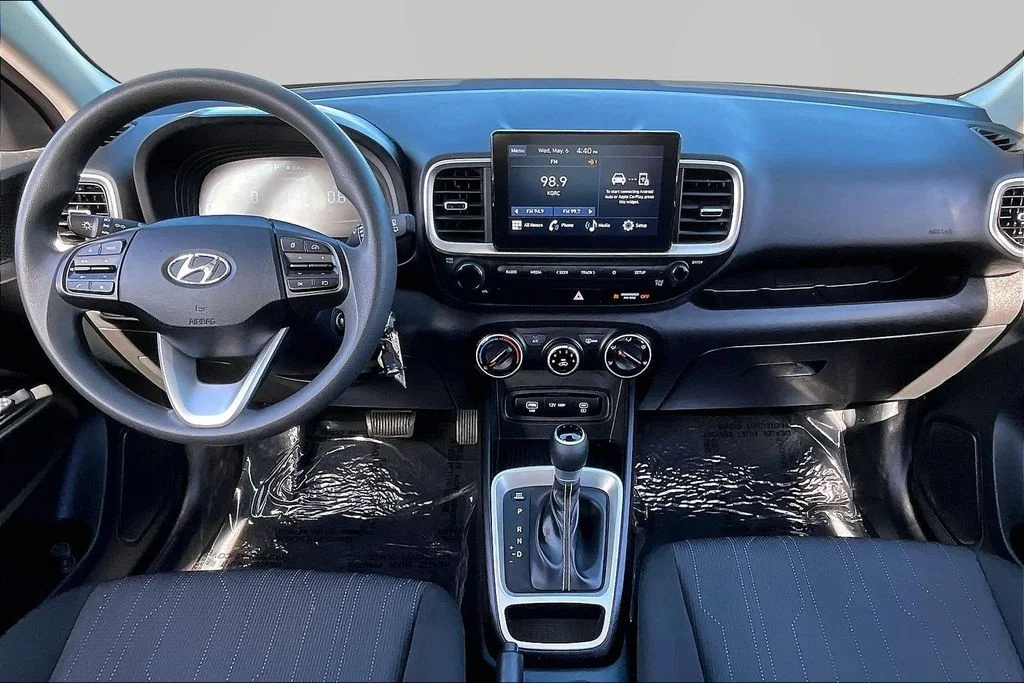 Used 2024 Intense Blue Hyundai SE image 16