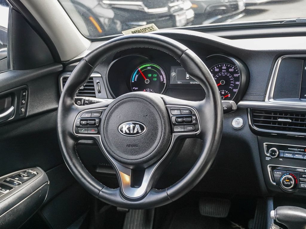 Used 2017 Gray Kia Base image 17
