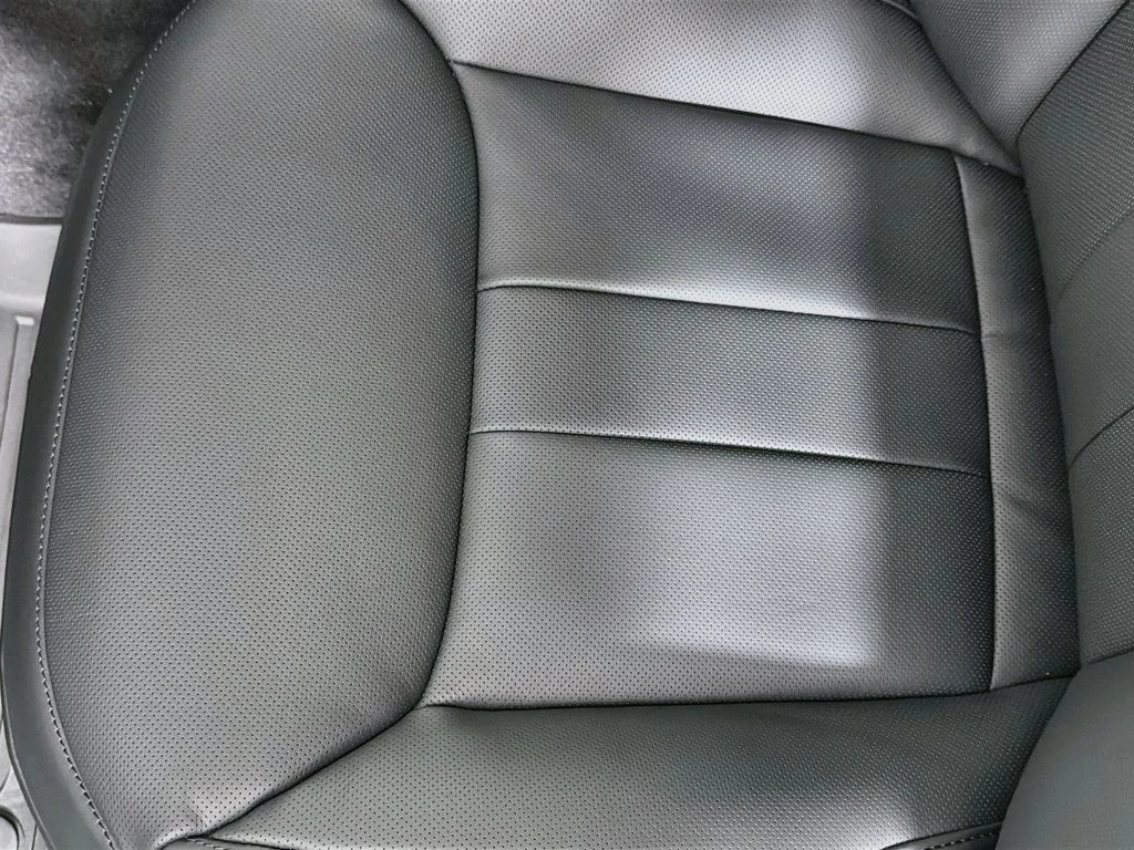 New 2027 Carpathian Grey Land Rover SE image 20