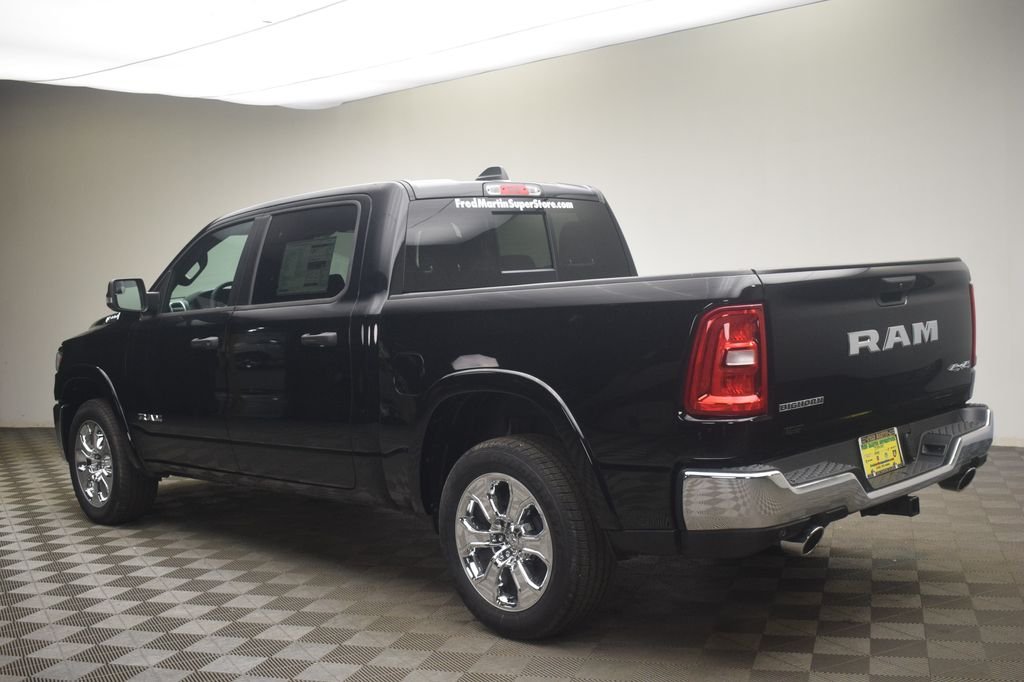 New 2026 Diamond Black Crystal Pearl-Coat Exterior Paint RAM Big Horn/Lone Star image 12