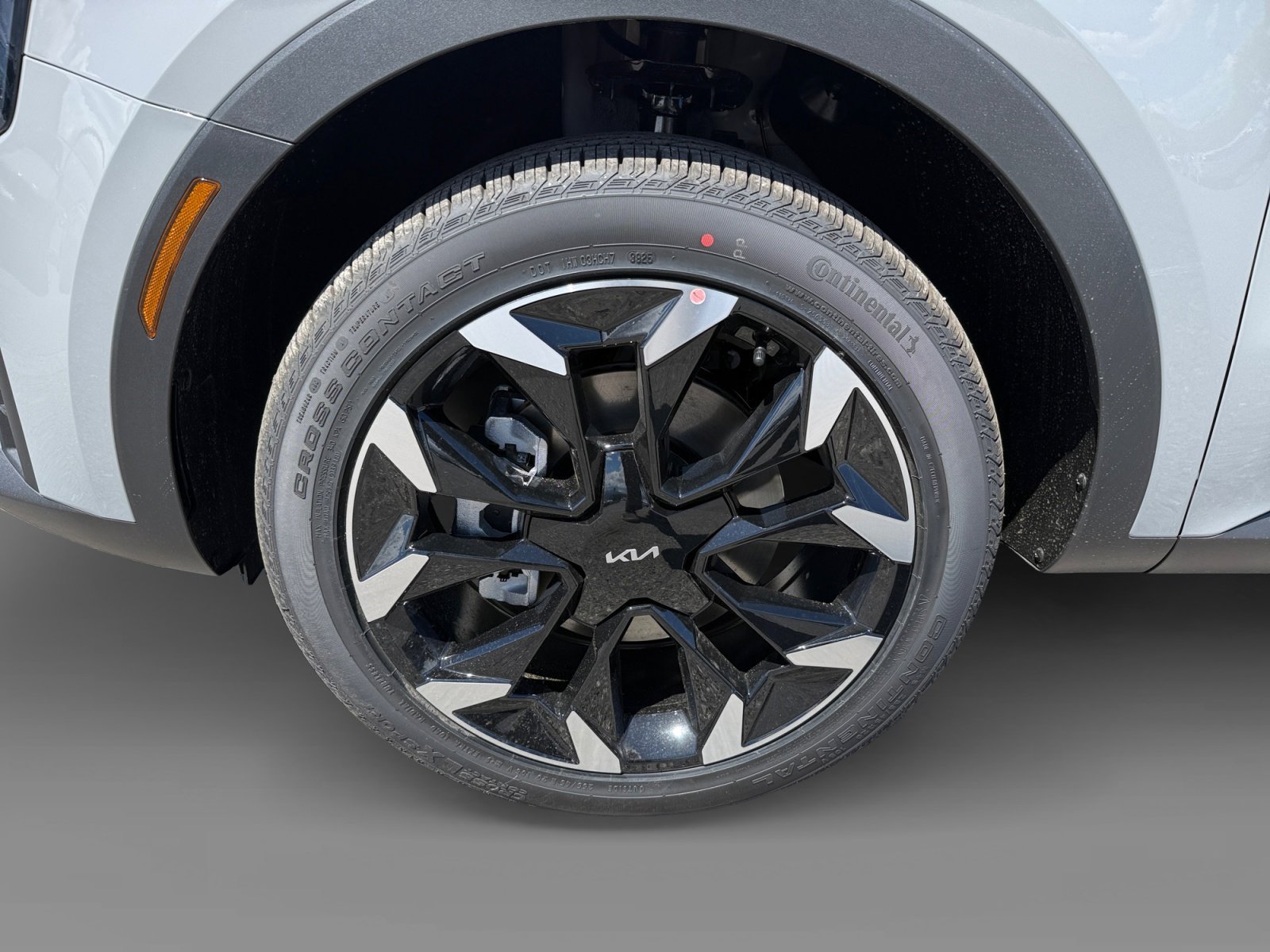 New 2026 Wolf Gray Kia EX image 9