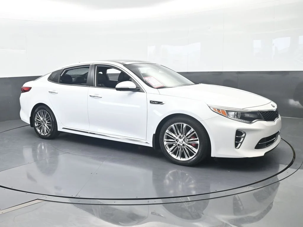 Used 2016 Snow White Pearl Kia SXL image 8