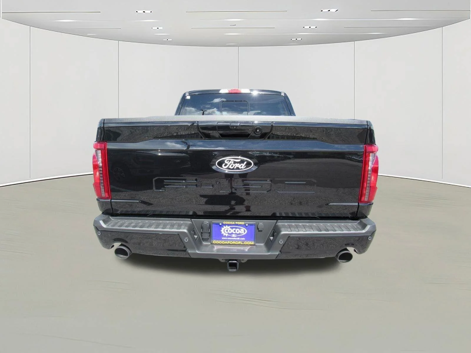 New 2025 Agate Black Metallic Ford XLT image 5