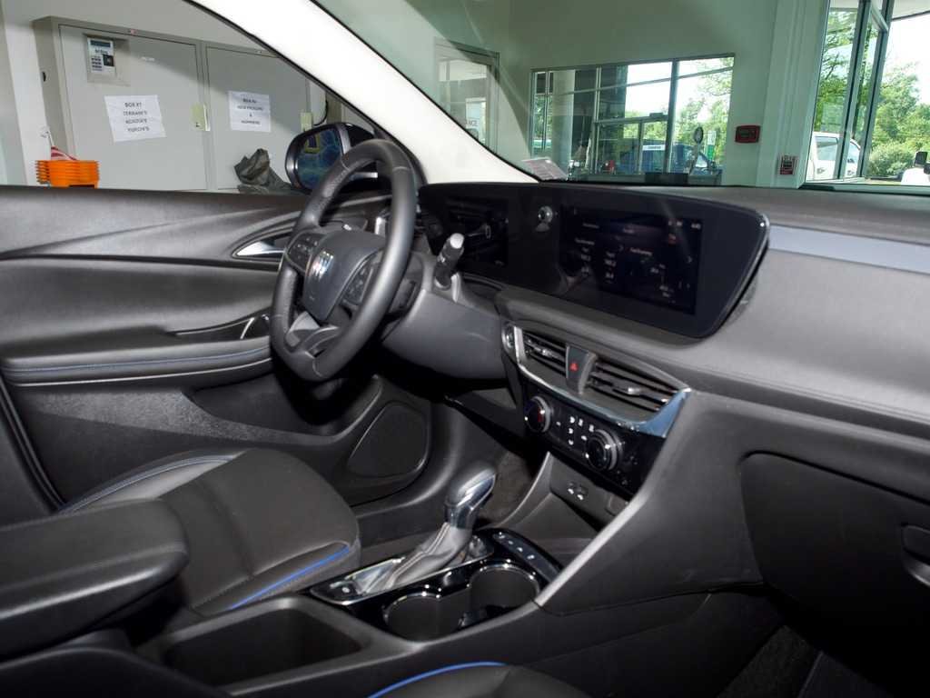 2025 Buick Encore GX Sport Touring - Photo 36