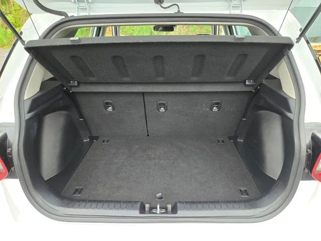 Used 2025 White Hyundai SEL image 17
