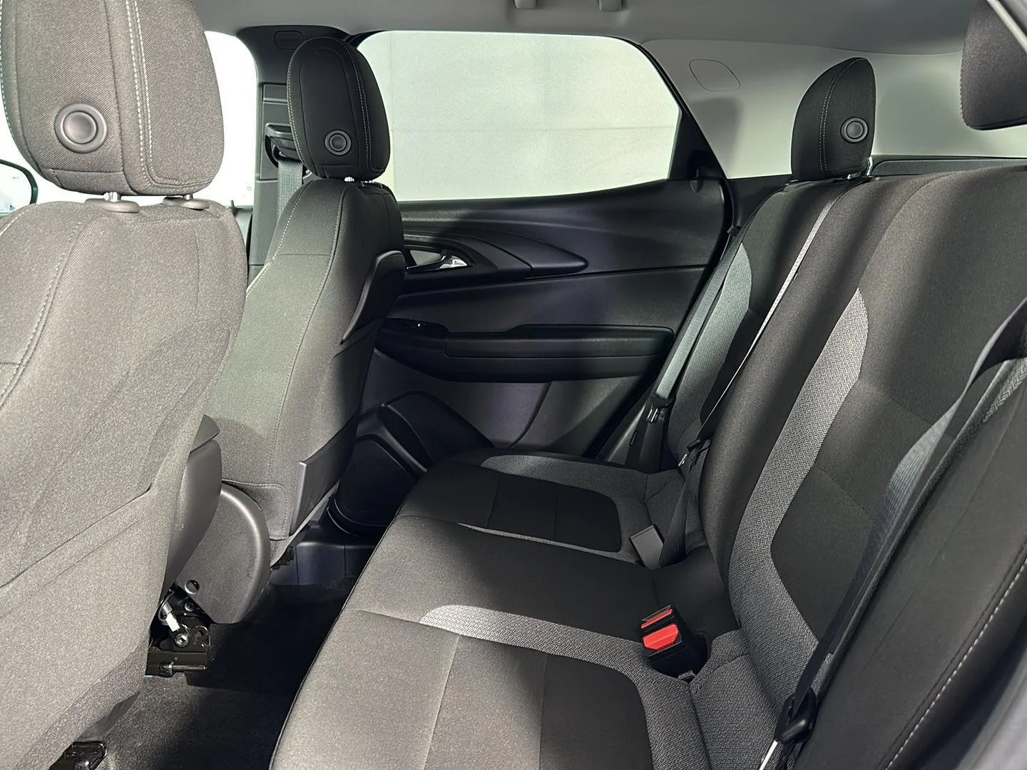 Used 2024 Fountain Blue Chevrolet LT image 17