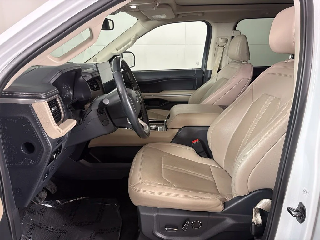 Used 2024 White Ford Limited image 16