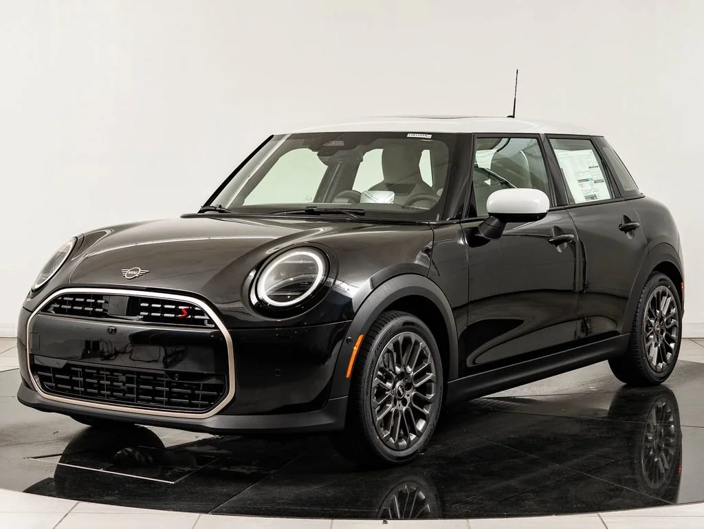 2026 MINI Hardtop Cooper S's photo