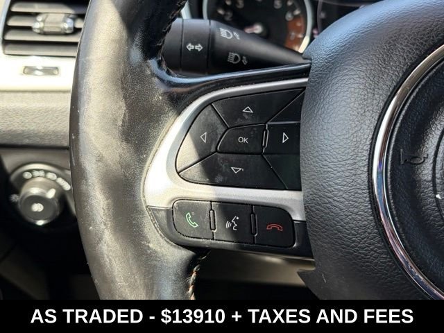 Used 2020 Silver Jeep Latitude image 20