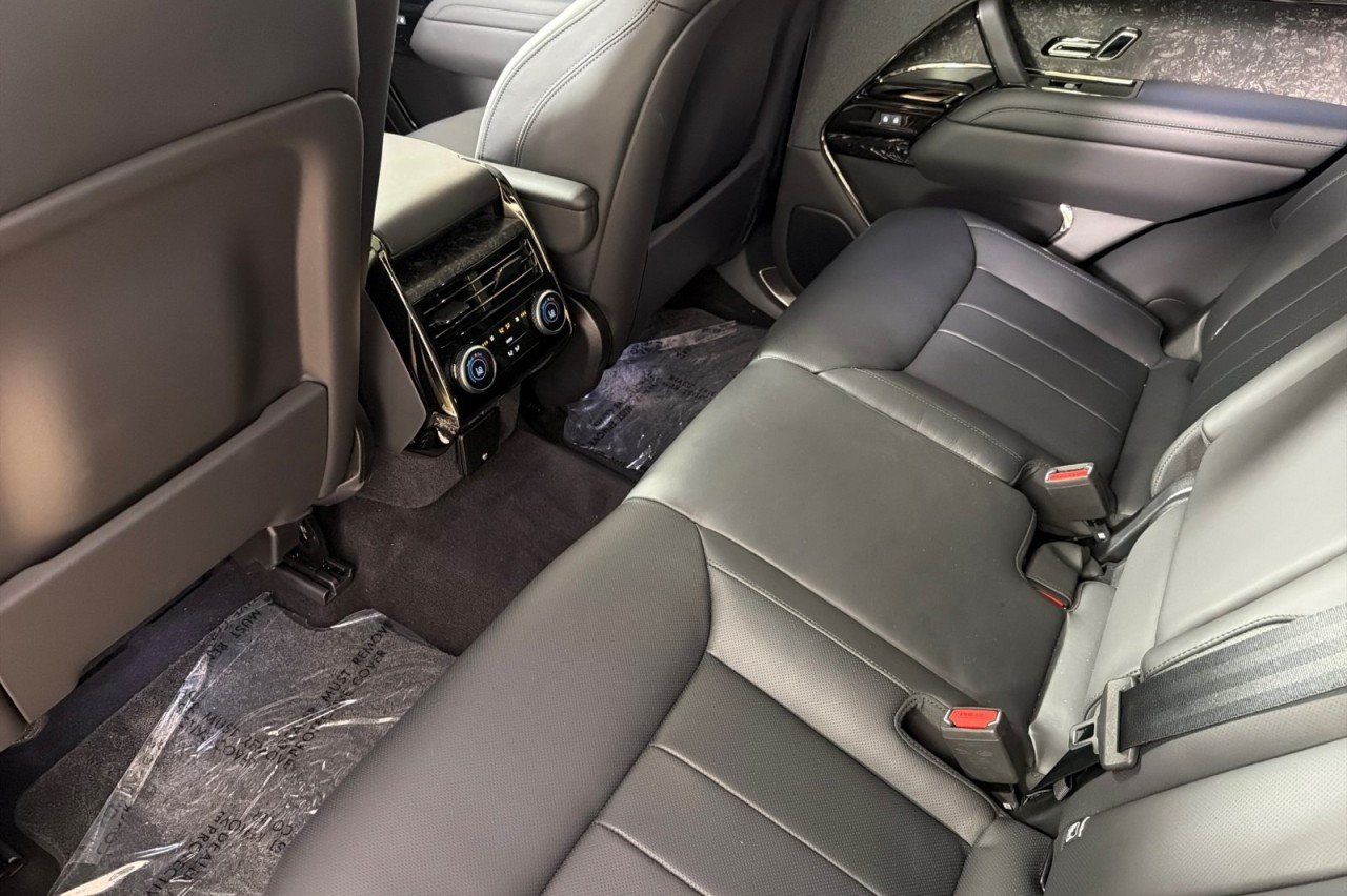 Used 2025 VELOCITY BLUE SV Land Rover Autobiography image 11