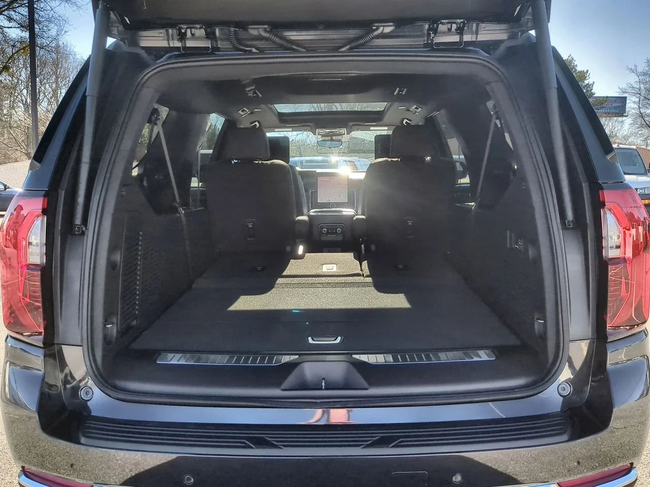2026 GMC Yukon XL Denali - Photo 27