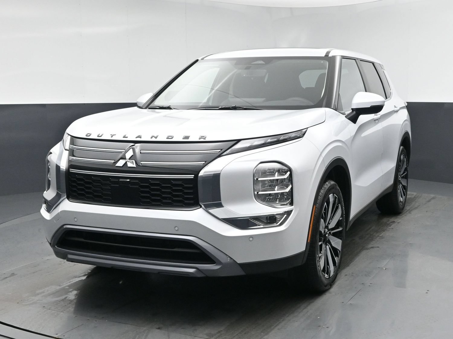 New 2026 White Mitsubishi SE 1.5T 2WD image 1