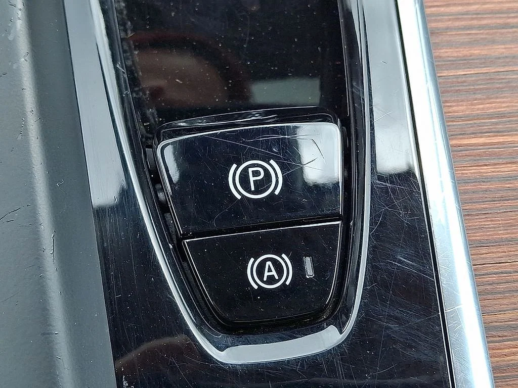 2023 Volvo XC60 Ultimate - Photo 24