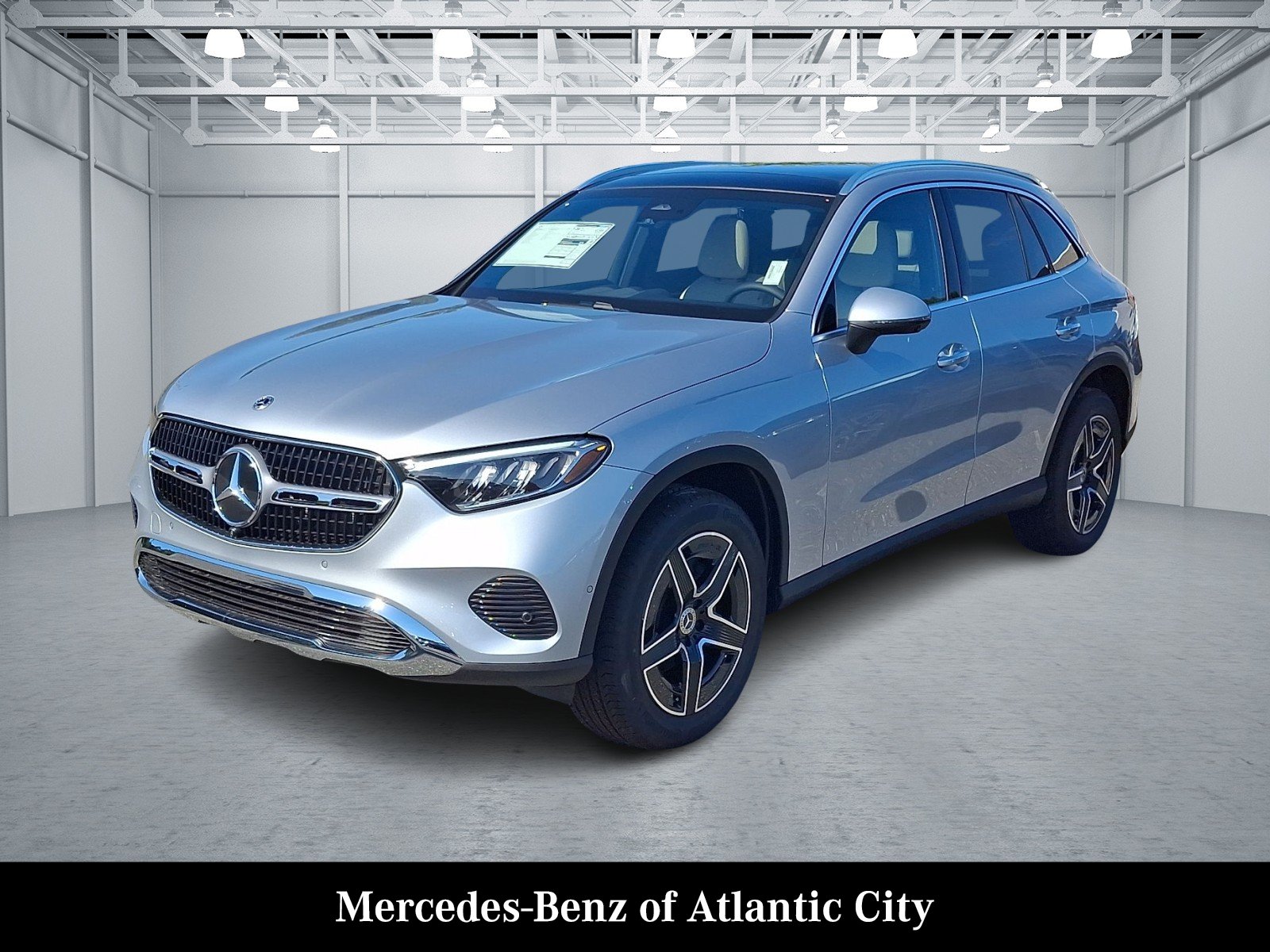 New 2027 Cirrus Silver Metallic Mercedes-Benz GLC 300 image 2