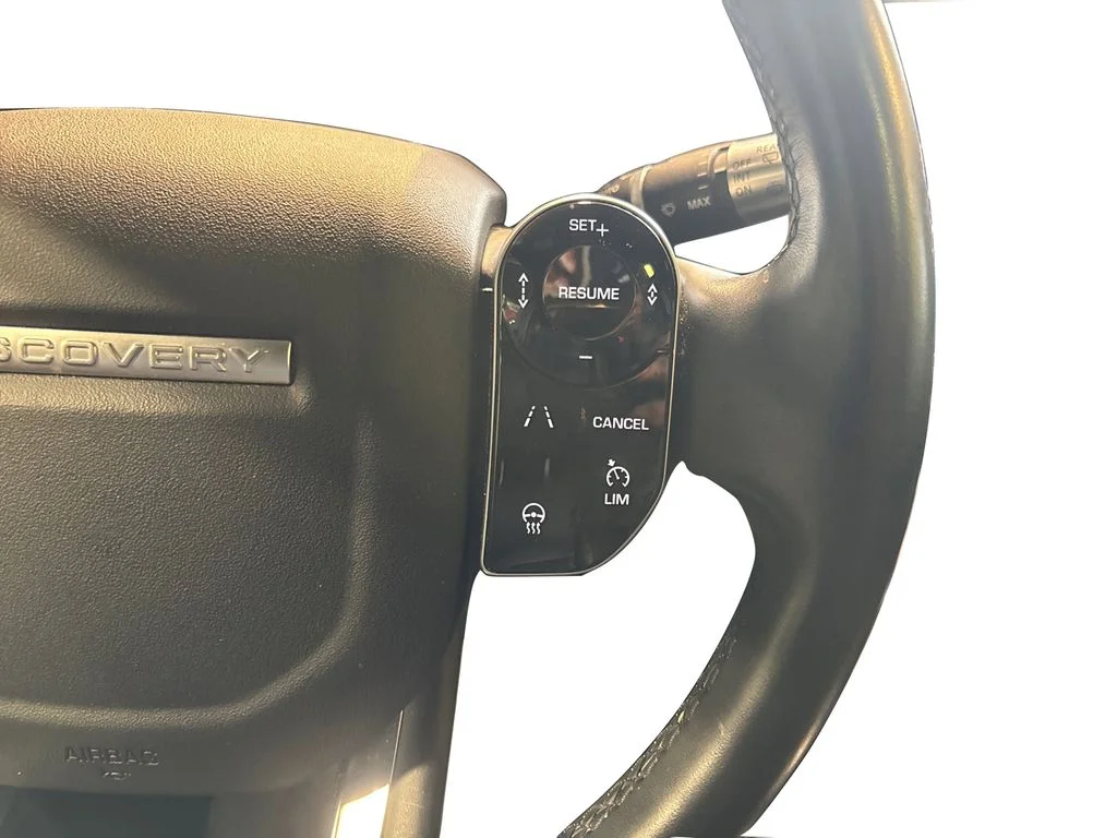 Used 2020 Eiger Grey Land Rover SE image 34