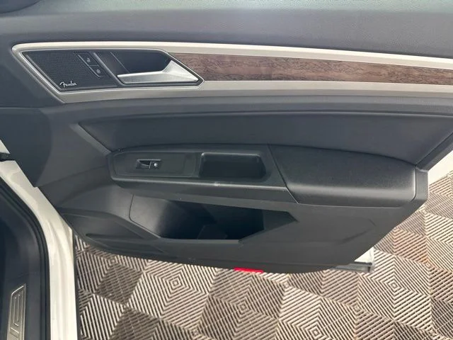 Used 2019 White Volkswagen SEL Premium image 19