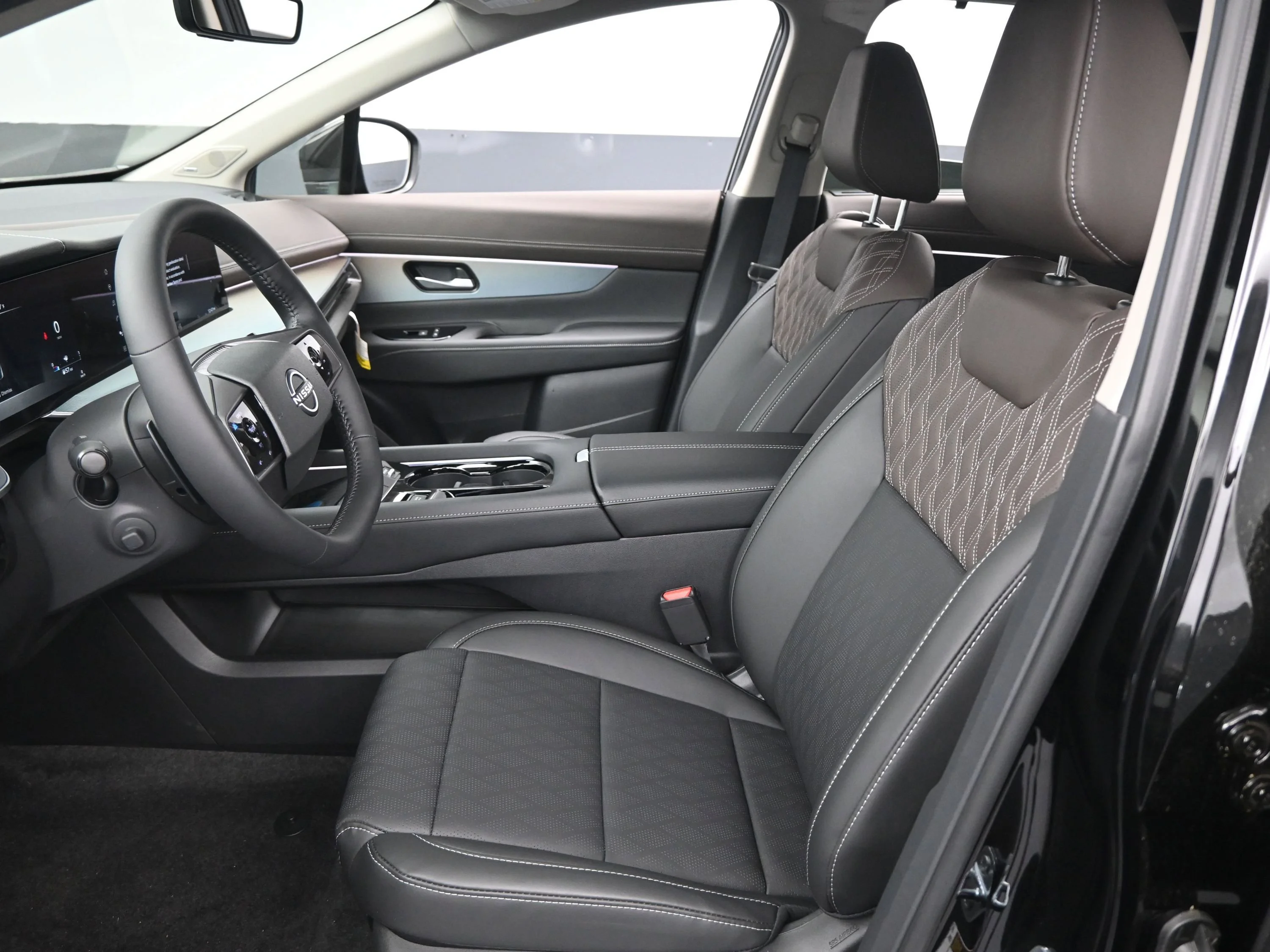 New 2026 Super Black Nissan Platinum image 9