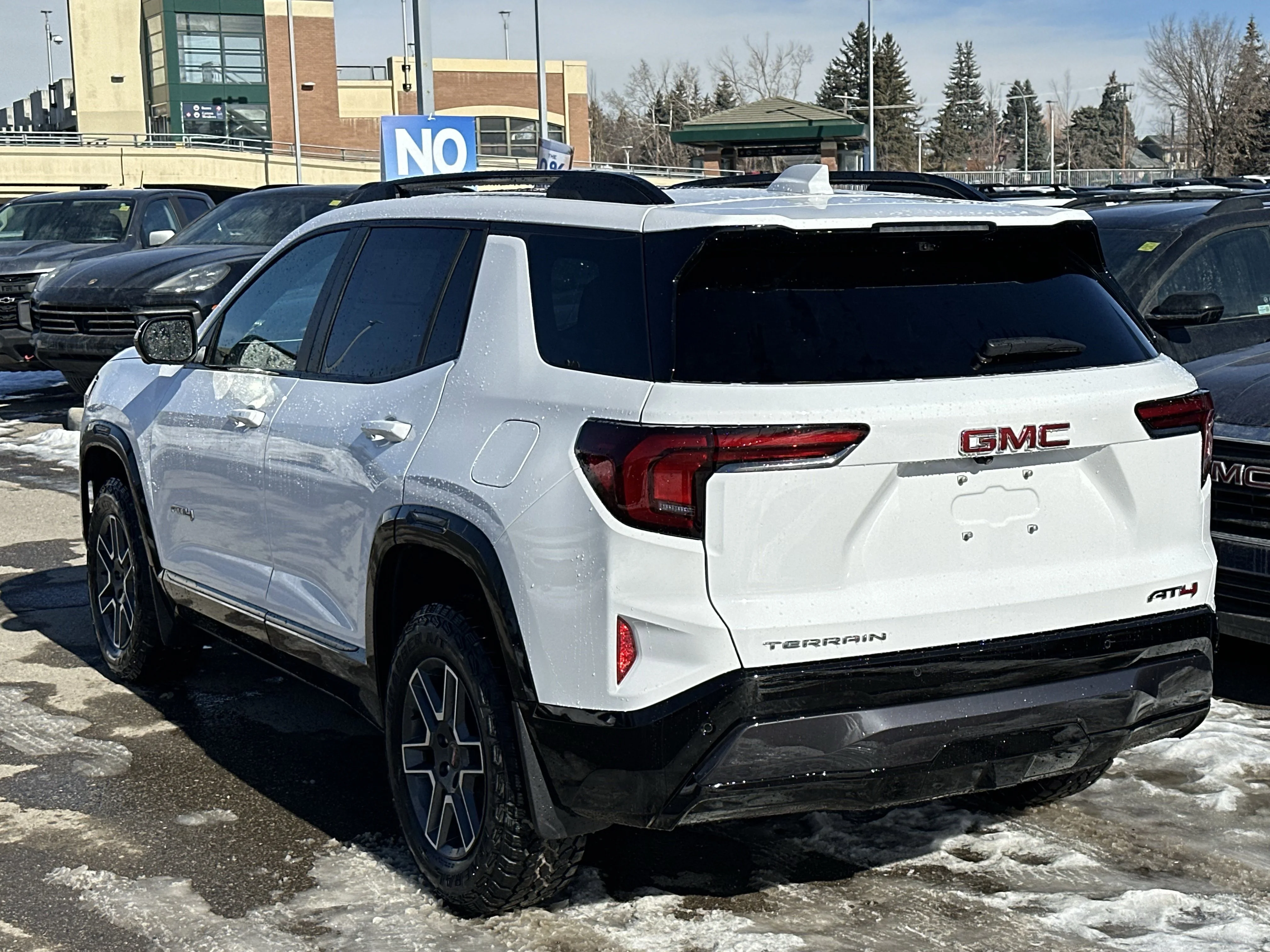 New 2026 Summit White GMC AWD AT4 image 4