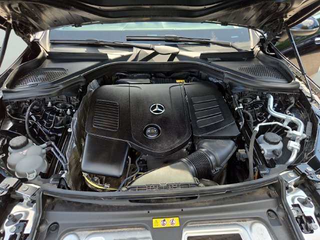 Used 2024 Black Mercedes-Benz GLC 300 image 32