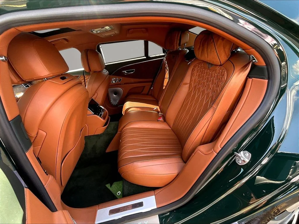 Used 2022 Viridian by Mulliner Bentley V8 image 22