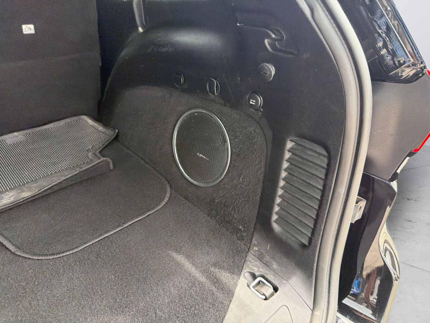 Used 2021 Diamond Black Jeep Laredo X image 31
