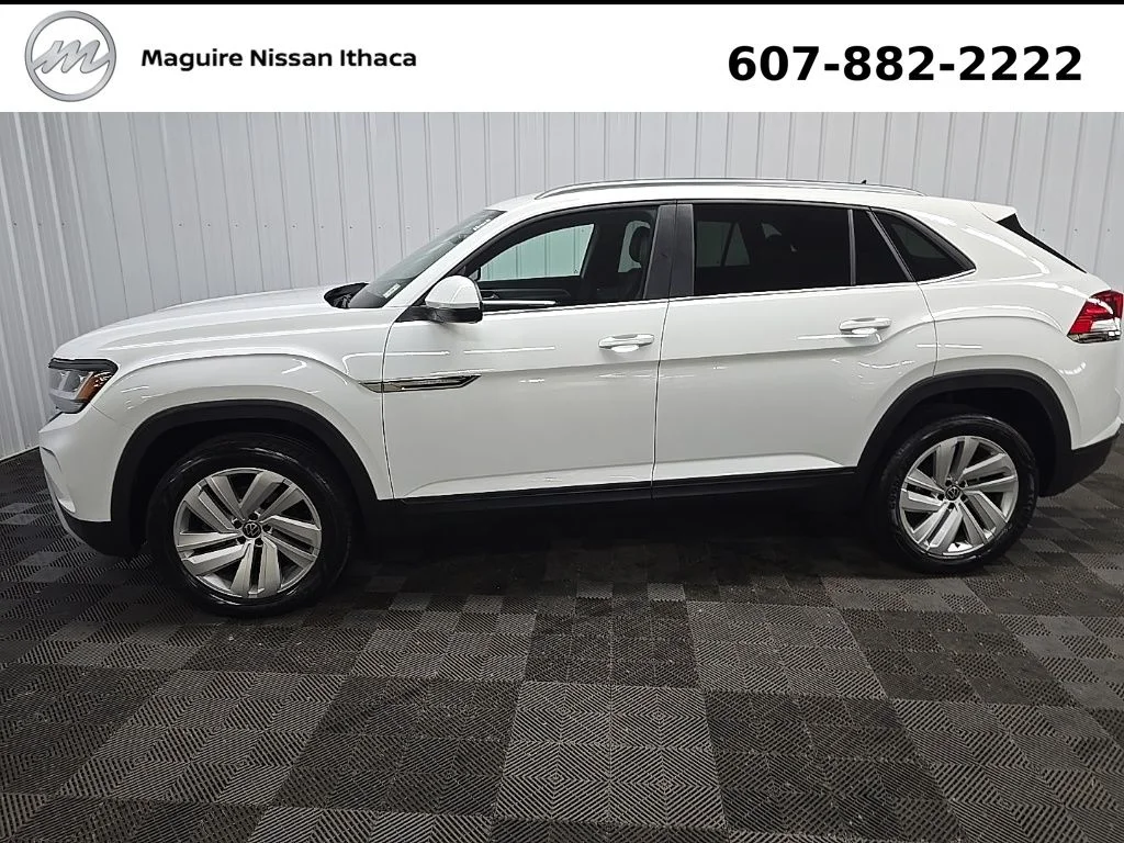 Used 2023 White Volkswagen 2.0T SE w/Technology image 6