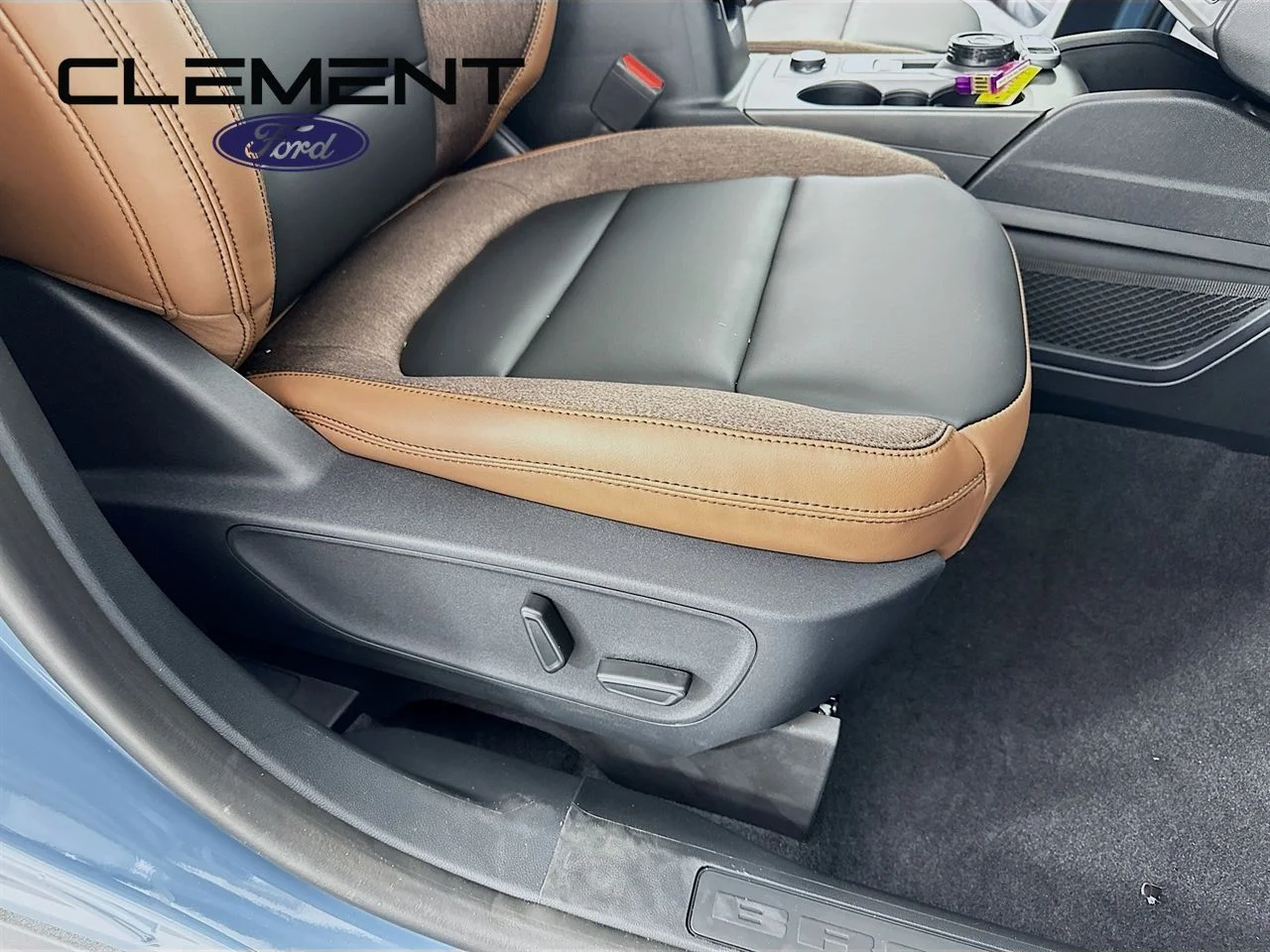 New 2026 Azure Gray Metallic Tri-Coat Ford Outer Banks® image 31