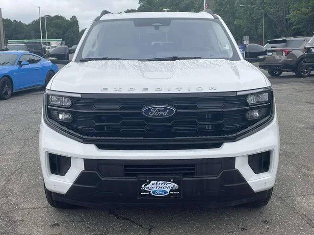 Used 2025 Oxford White Ford Active image 2