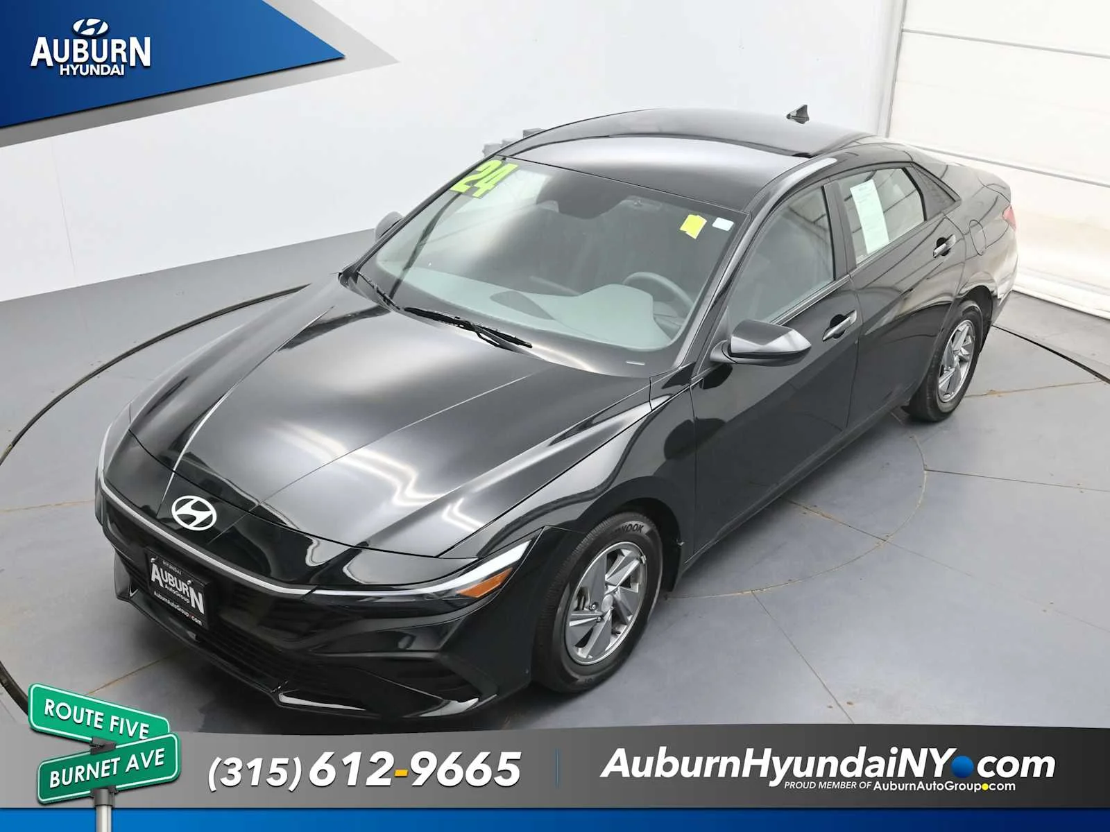 Used 2024 Abyss Black Hyundai SE image 33