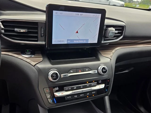 Used 2020 White Ford Limited image 20