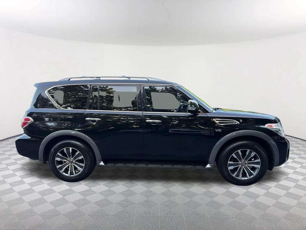 Used 2018 Black Nissan SL image 4