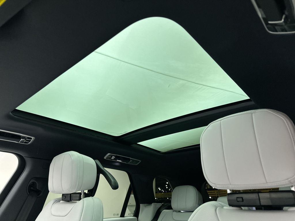 New 2027  Land Rover SE image 11