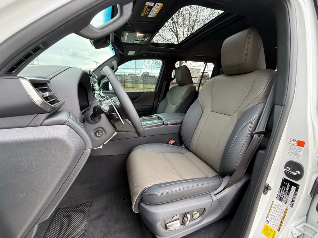 New 2026 Eminent White Pearl Lexus LX 700h OVERTRAIL image 5