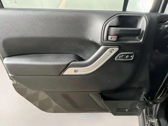 Used 2017 Gray Jeep Unlimited Sahara image 28