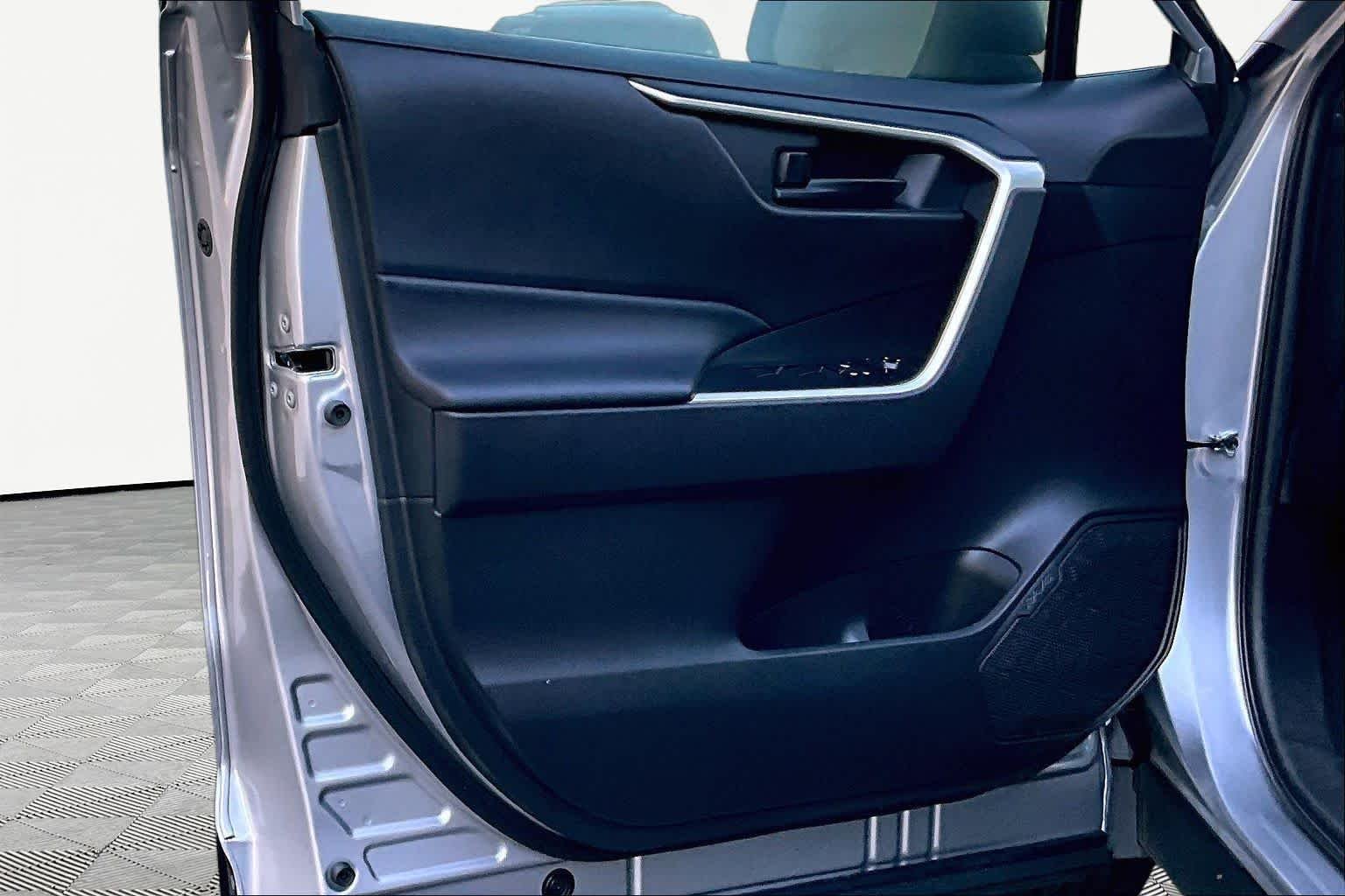 Used 2023 Silver Sky Metallic Toyota LE image 22