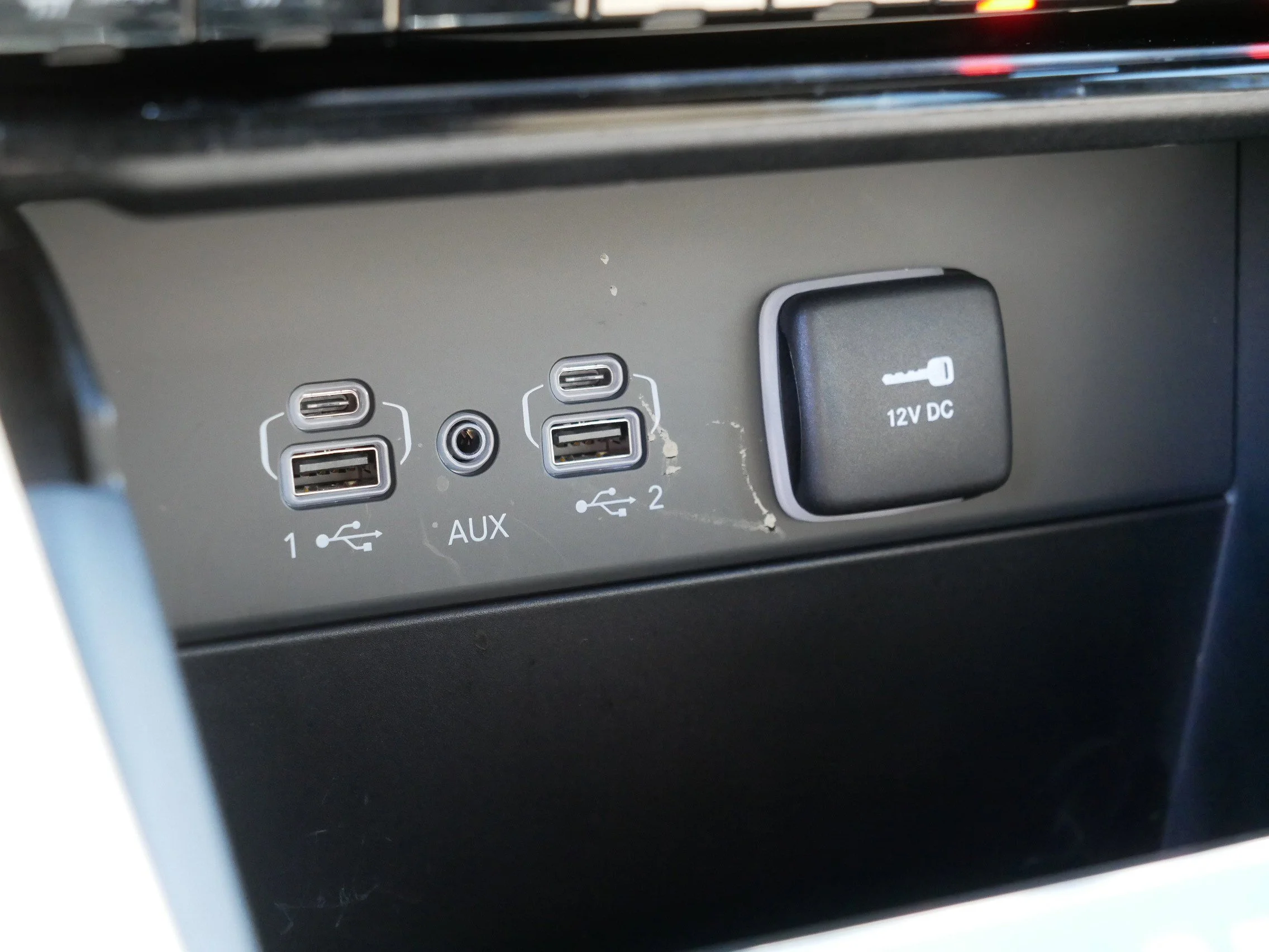 Used 2024 Silver Zynith Jeep Limited image 32