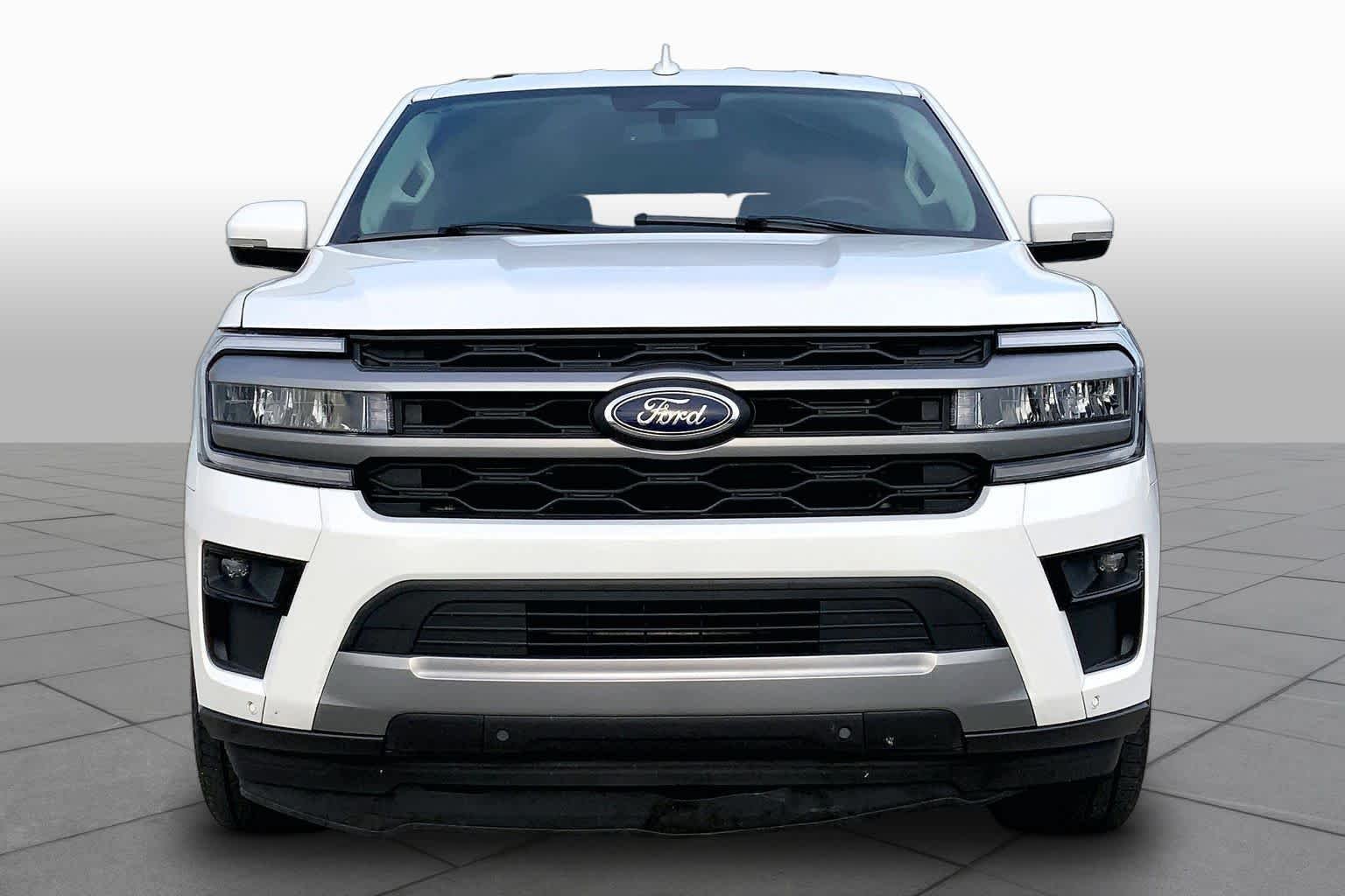 Used 2024 Star White Metallic Tri-Coat Ford XLT image 4