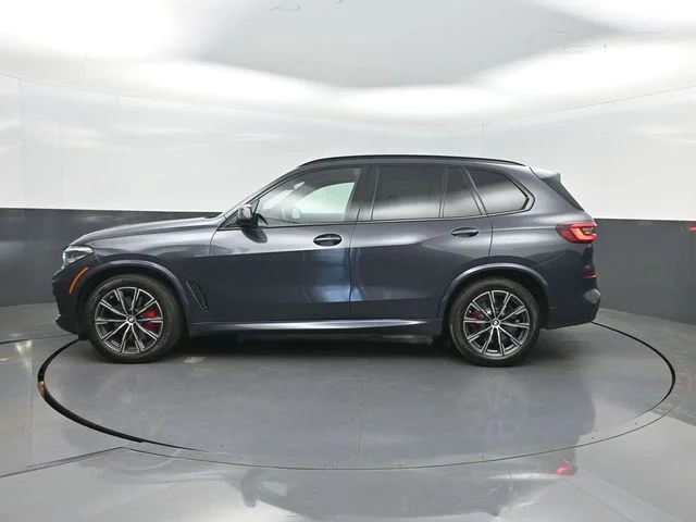 Used 2021 Gray BMW xDrive40i image 2
