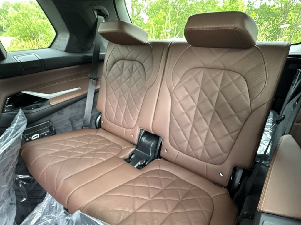New 2027 Mineral White Metallic BMW xDrive40i image 26